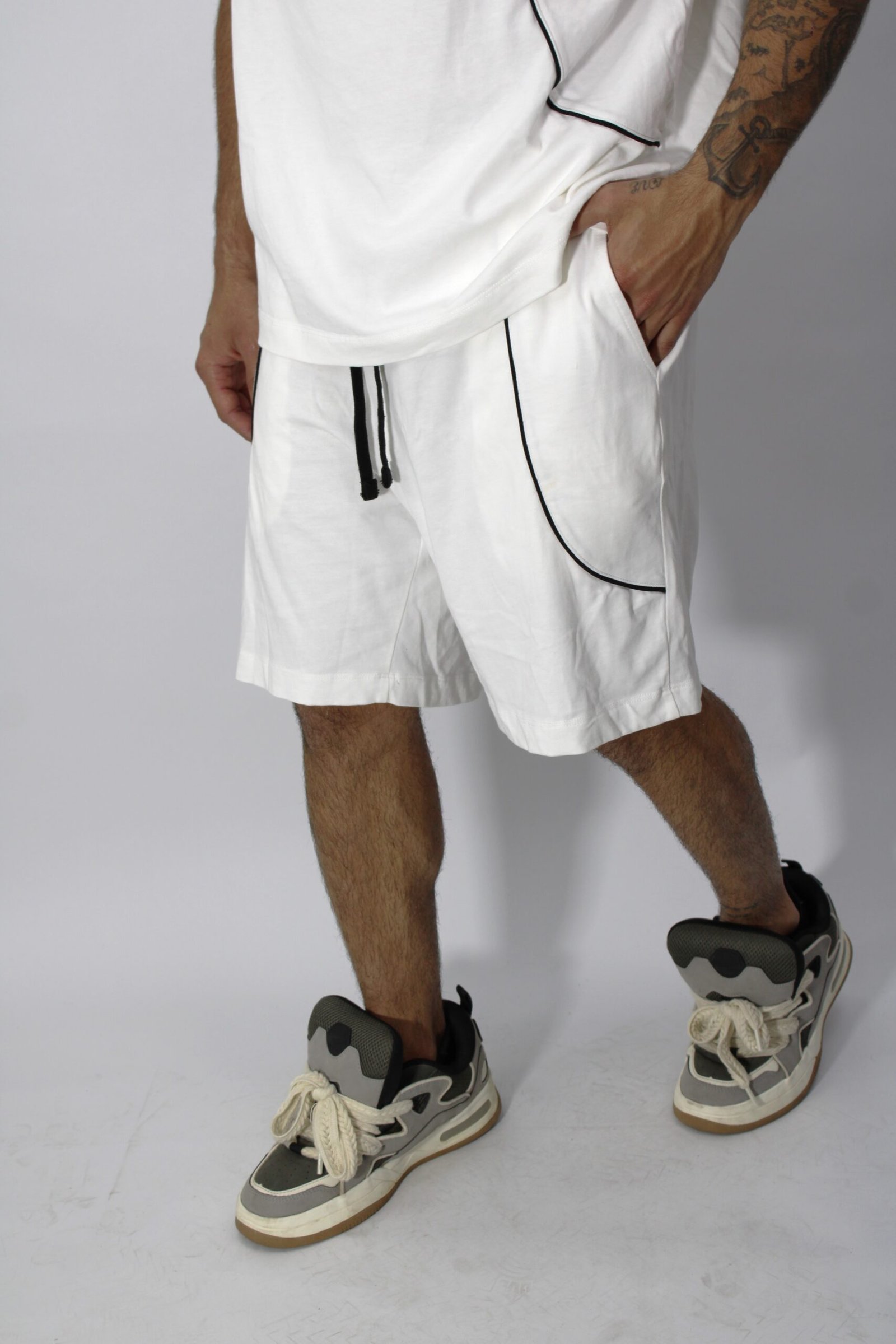 LINES SHORTS לבן