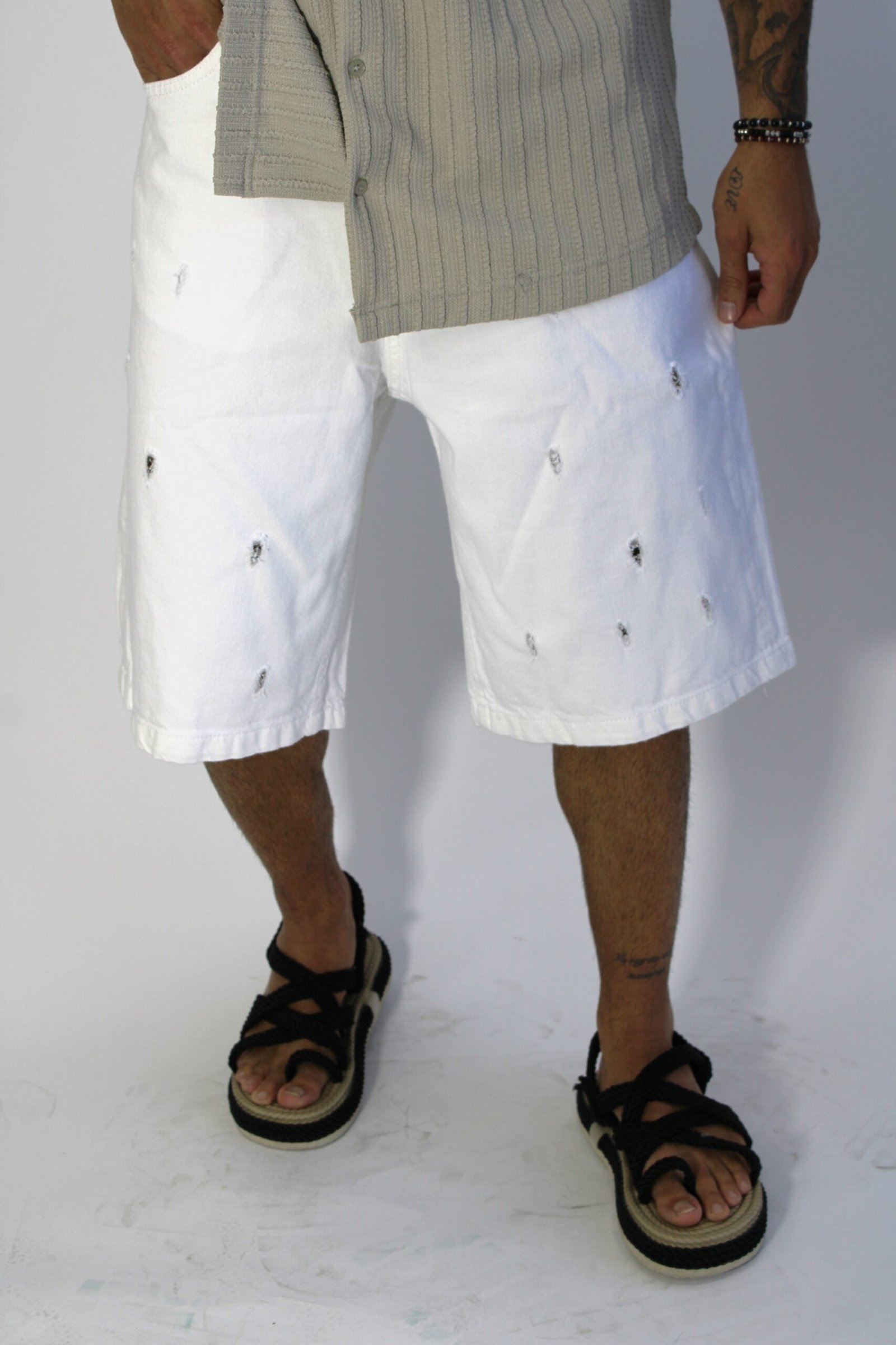 WHITE WHISPER BERMUDA