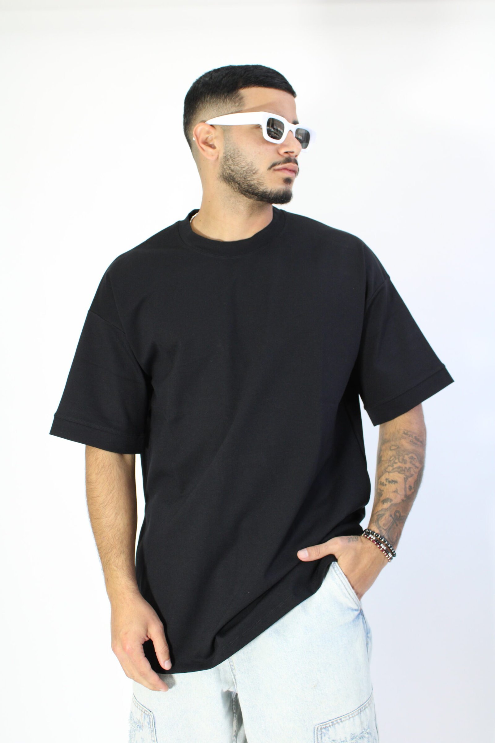 BLACK T שחור