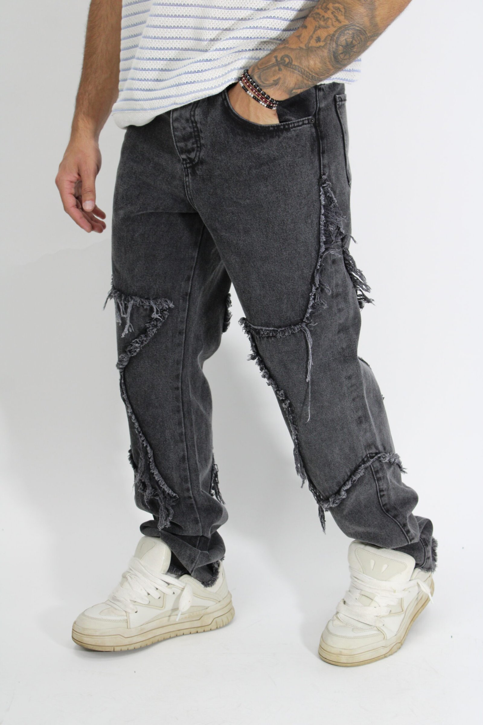 STAR DISTORTION BLACK JEANS