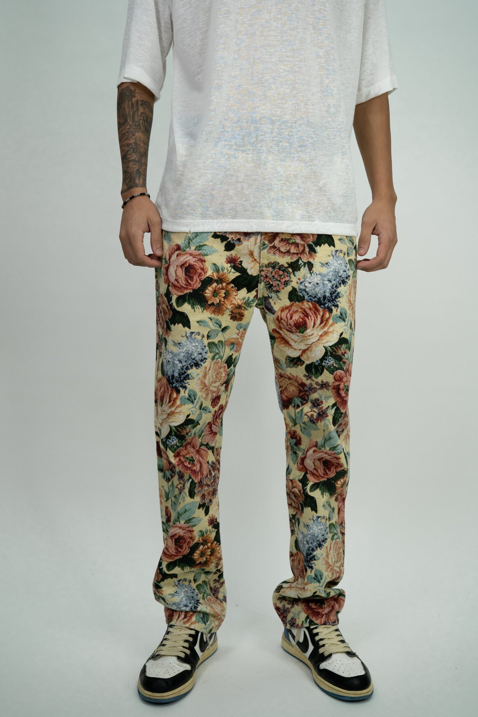 FLOWERED JEANS
