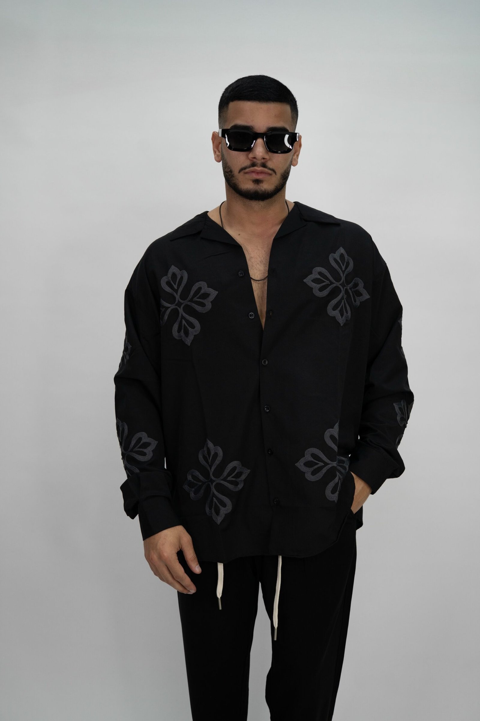 MIDNIGHT ORNAMENT TOP